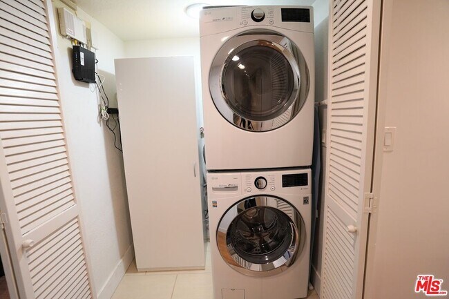 Building Photo - 2016 Euclid St