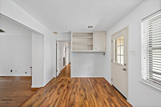 Building Photo - 12110 Nova Dr