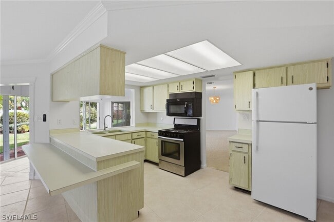 Building Photo - 135 Pebble Beach Blvd