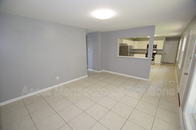 Building Photo - 5 Calumet Dr