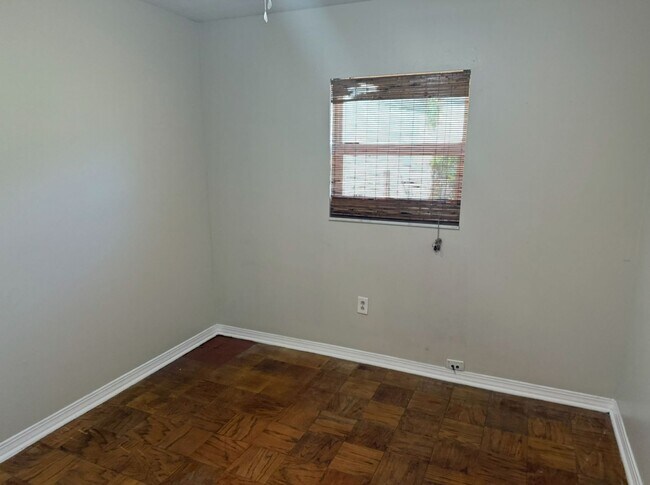 Building Photo - 3 Bedroom - 2 Bath - 2 Car Garage - Fenced Yard
