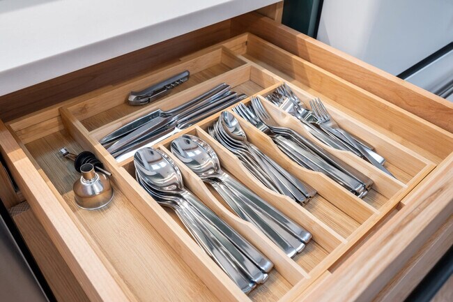 Building Photo - 2453 4th Ave W