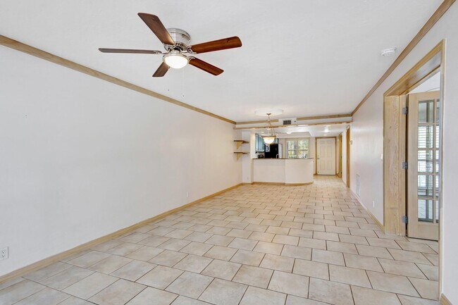 Building Photo - 3901 S Flagler Dr