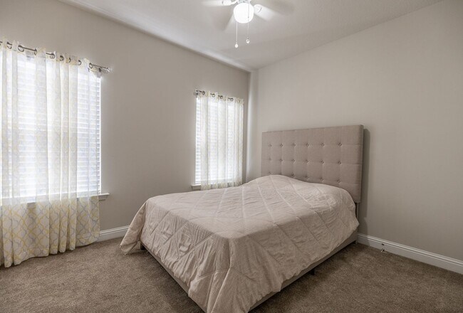 Building Photo - Ground-Floor Condo with Garage in Quail Ho...