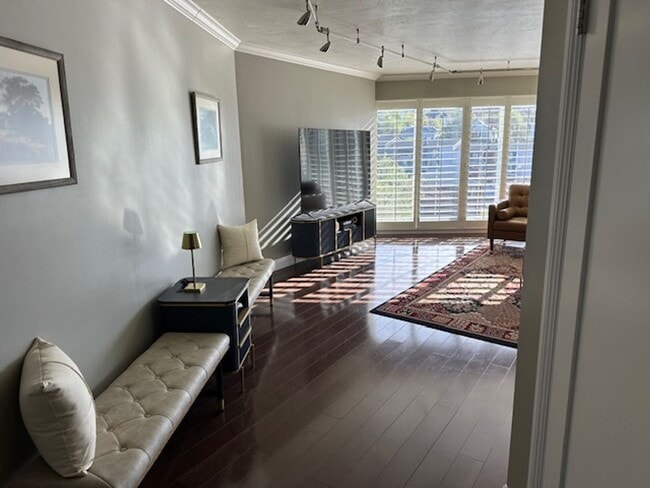 Building Photo - GORGEOUS FULLY FURNISHED in the heart of SLC!!!