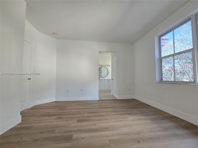 Building Photo - 129 Riverwalk Cir
