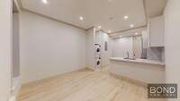 Building Photo - 250 W 91st St