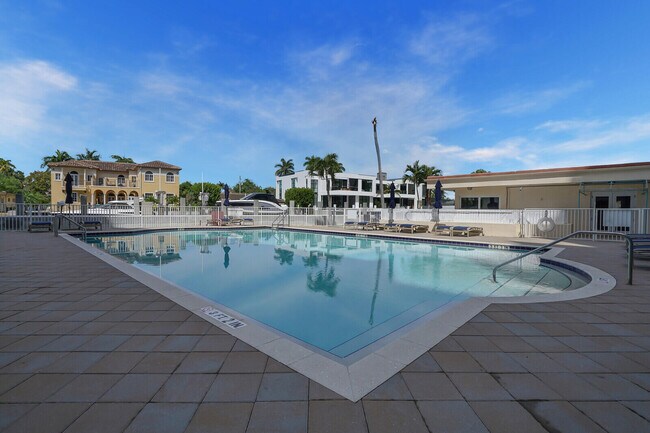 Building Photo - 1391 S Ocean Blvd