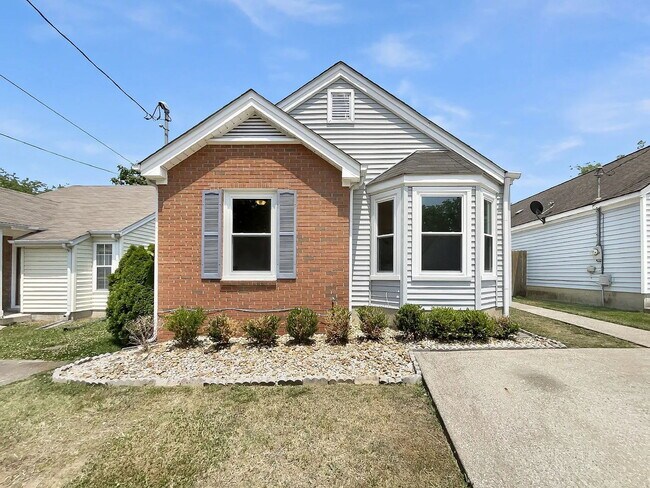 Primary Photo - 3 bedroom 2 bathroom East Nashville!