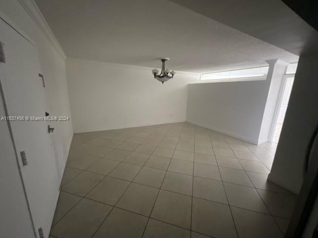 Primary Photo - 1750 W 56th St