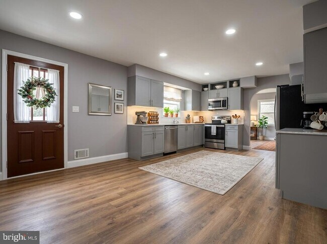 Building Photo - 53 N Post Rd