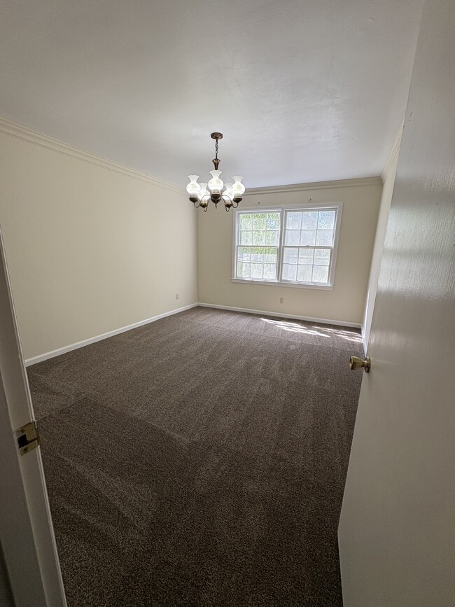 Building Photo - 1705 Alma Pl