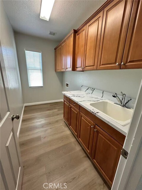 Building Photo - 22276 Silverpointe Loop