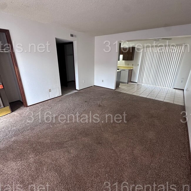 Building Photo - 359 E Marion Ct