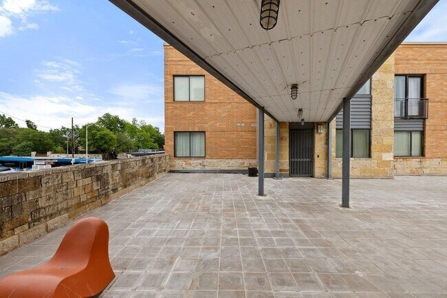 Building Photo - 3016 Guadalupe St