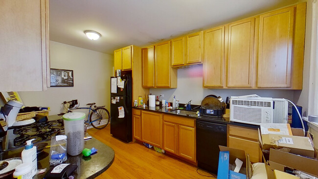 Building Photo - Condo Quality 1 Bed Apartment with Amazing...