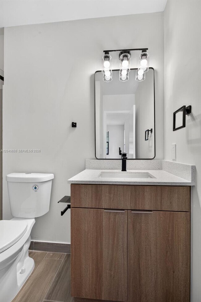 Building Photo - 2830 Coral Springs Dr
