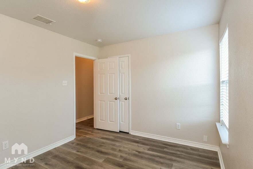 Building Photo - 7016 Seton Hall Dr