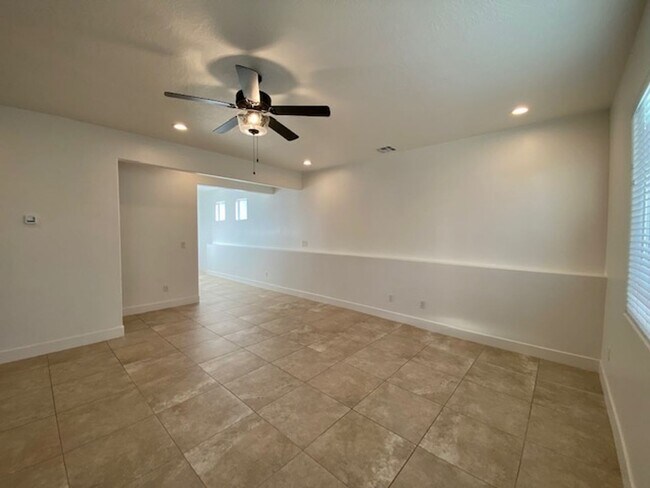 Building Photo - 2473 350 N
