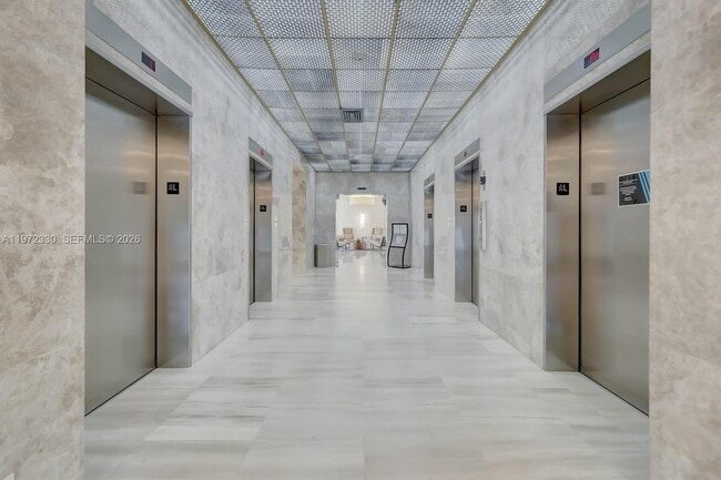 Building Photo - 100 Bayview Dr