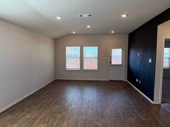 Building Photo - 3 Bedroom/2 Bath Stoney Creek Subdivision
