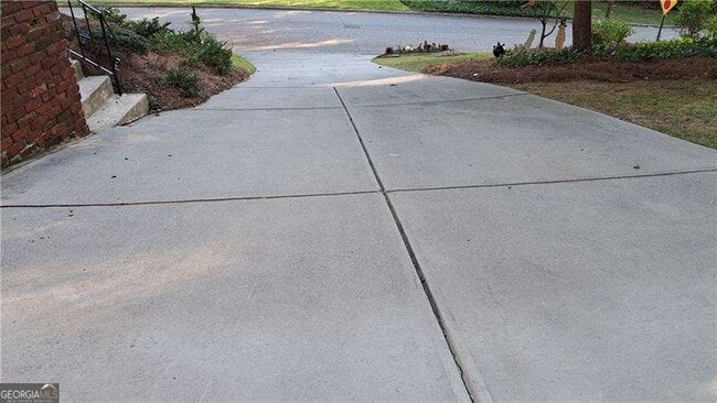 Building Photo - 1176 Converse Dr NE