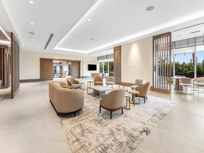 Building Photo - 220 Lake Shore Dr