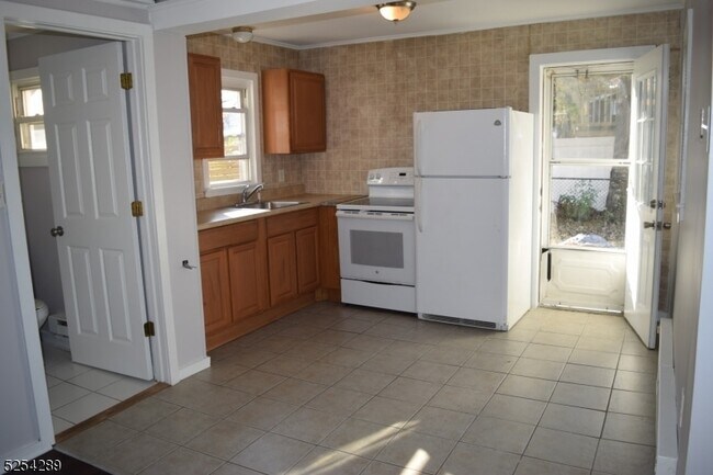 Building Photo - 112B Minnehaha Blvd