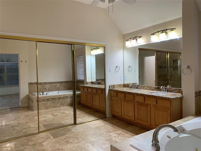 Building Photo - 8825 High Meadows Dr