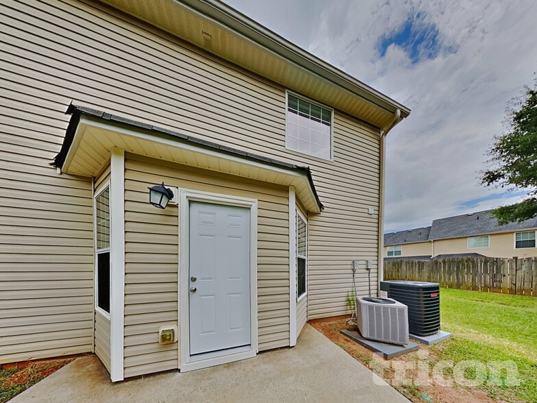 Building Photo - 25 Heaton Dr