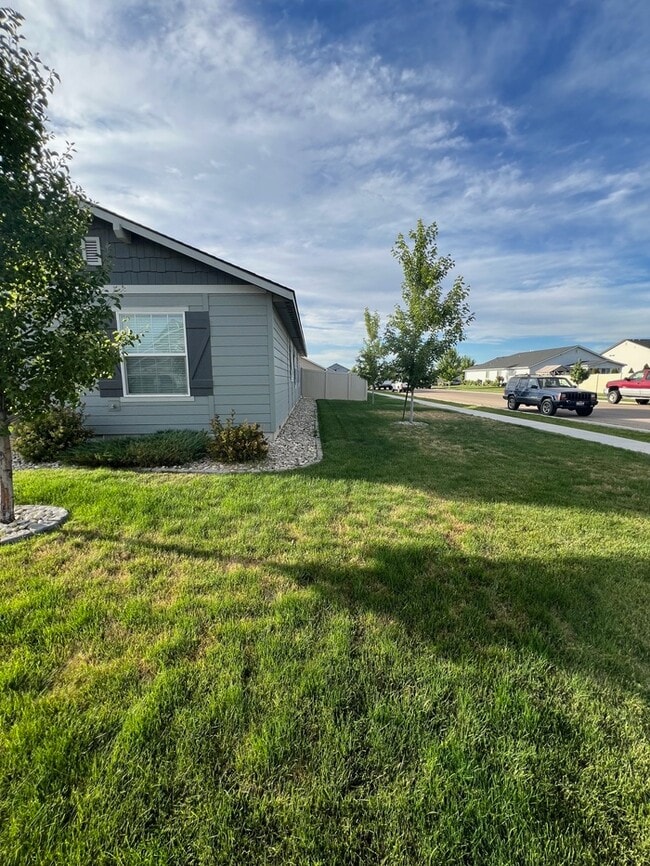 Building Photo - 3 Bed 2 Bath Nampa!