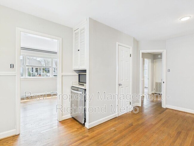 Building Photo - 2306 Kent St