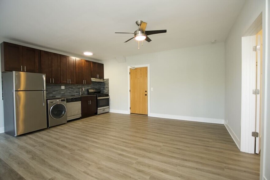 Building Photo - 730 Judson Ave