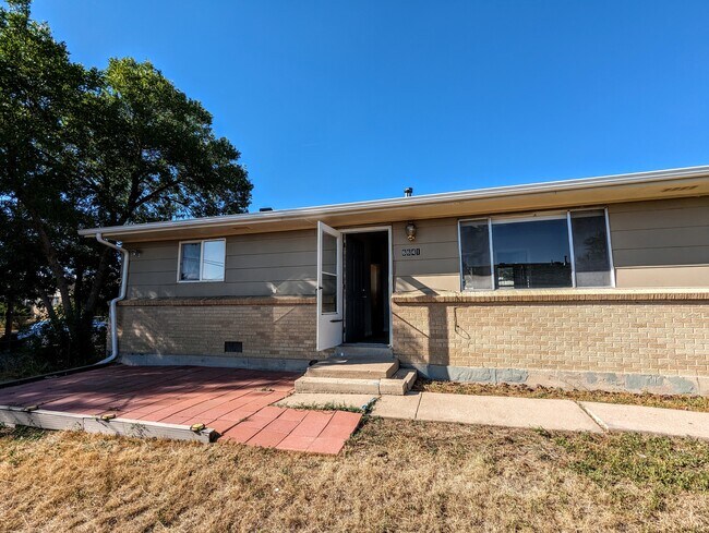 Primary Photo - 6631 Julian St