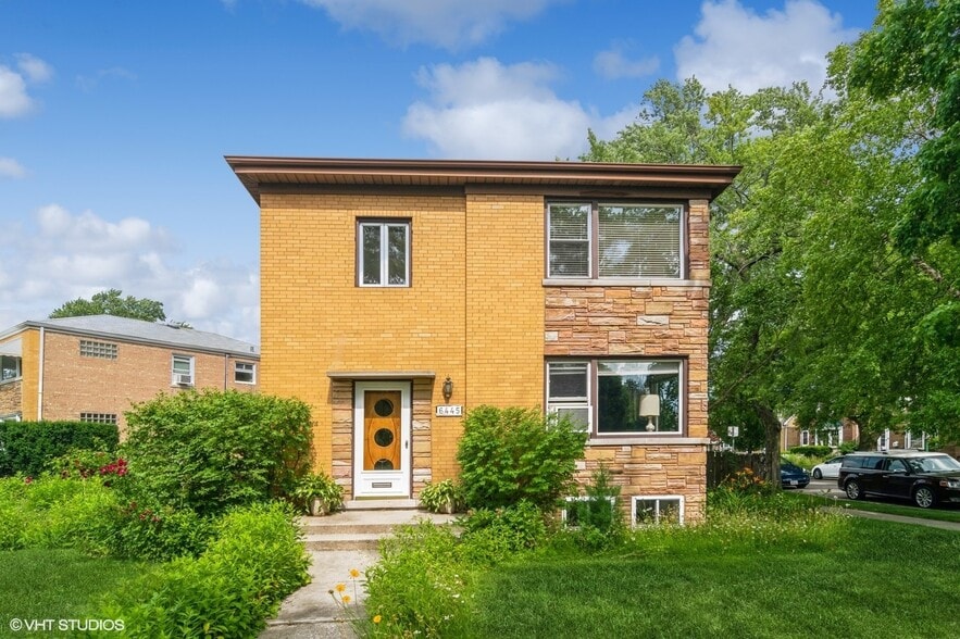 Primary Photo - 6445 N Oketo Ave