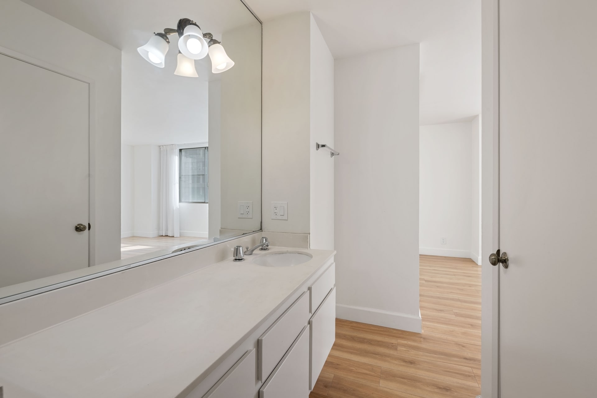 Primary Bath - 10747 Wilshire Blvd