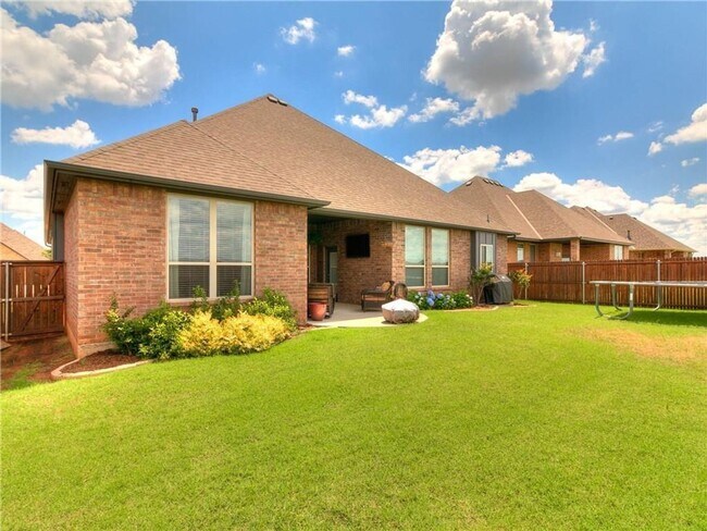 Building Photo - Beautiful home + Deer Creek Schools + 4 bedroom + 2.5 bathrooms