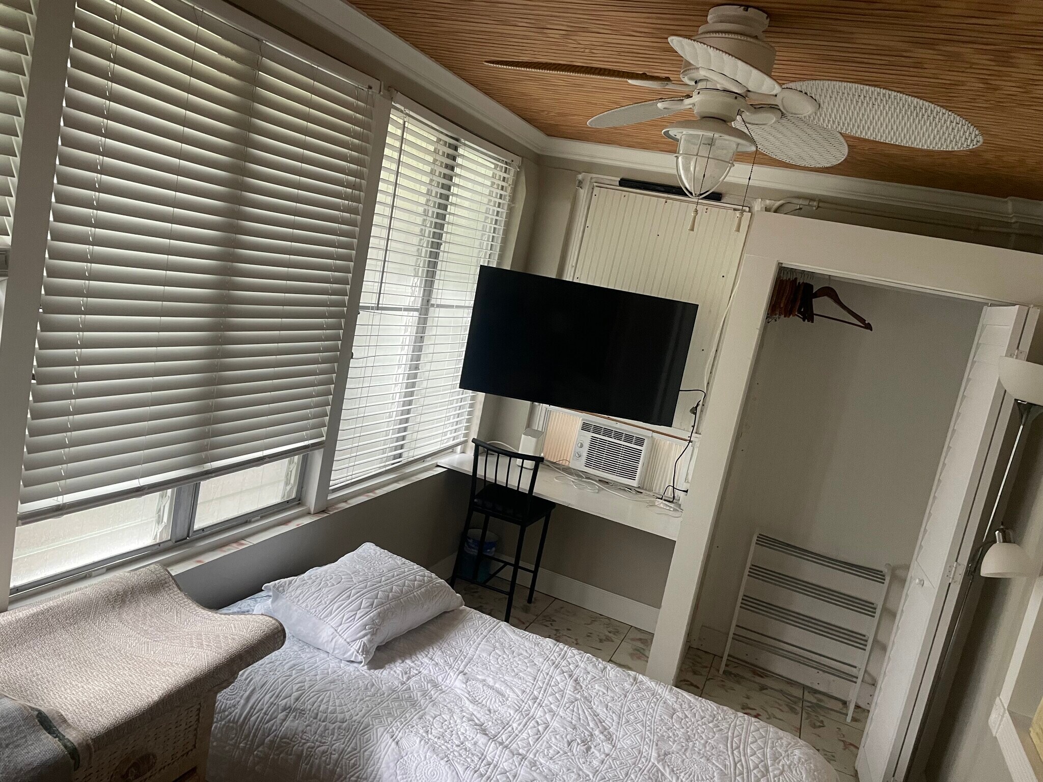 Second bedroom - 1505 White St