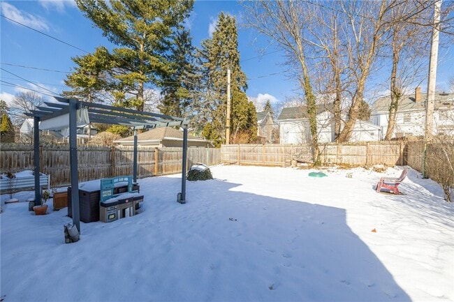 Building Photo - 206 Farmington Rd