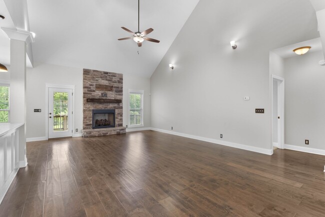 Building Photo - 1004 Chagford Dr