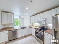 Building Photo - OC: PRICE REDUCTION - Spacious 2BD/2.5BA Condo in Irvine with Resort-Style Amenities, Private Bal...