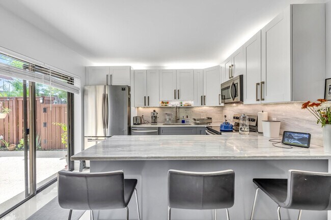 Building Photo - 2776 SW 15th St