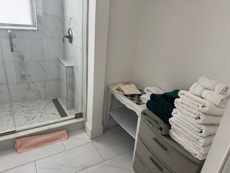 Building Photo - 2590 First St