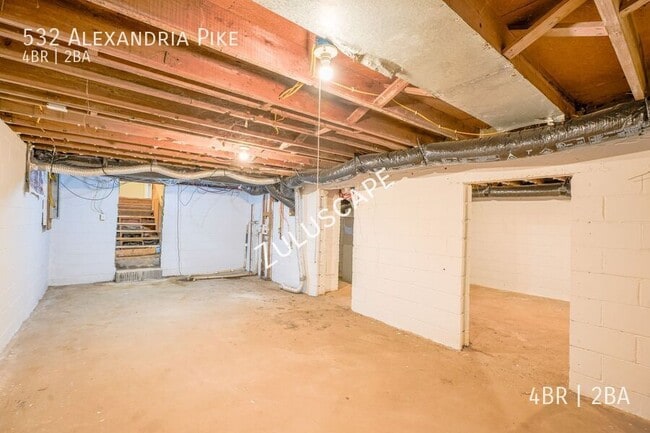 Building Photo - 532 Alexandria Pike