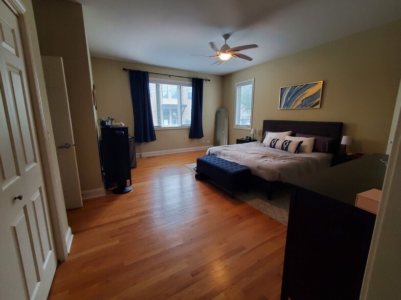 Master Bedroom - 2531 W Moffat St