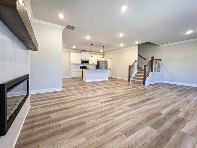 Building Photo - 3517 Iron Hearth Bnd