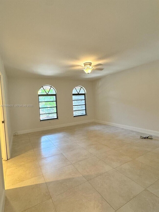 Building Photo - 1925 Sans Souci Blvd