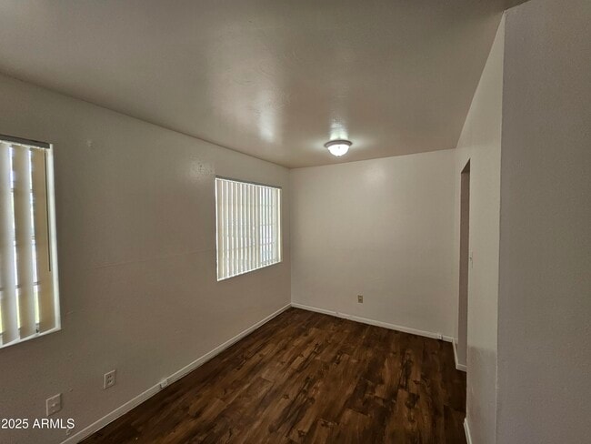 Building Photo - 5242 N 7th Ave