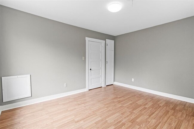 Building Photo - 401 Gates Rd