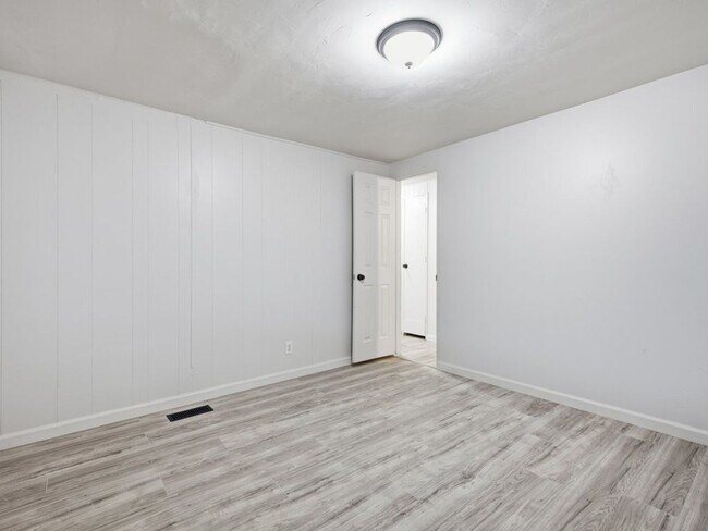 Building Photo - 1655 W Ajo Wy